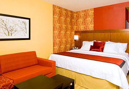 Courtyard By Marriott Denton Hotel Room photo