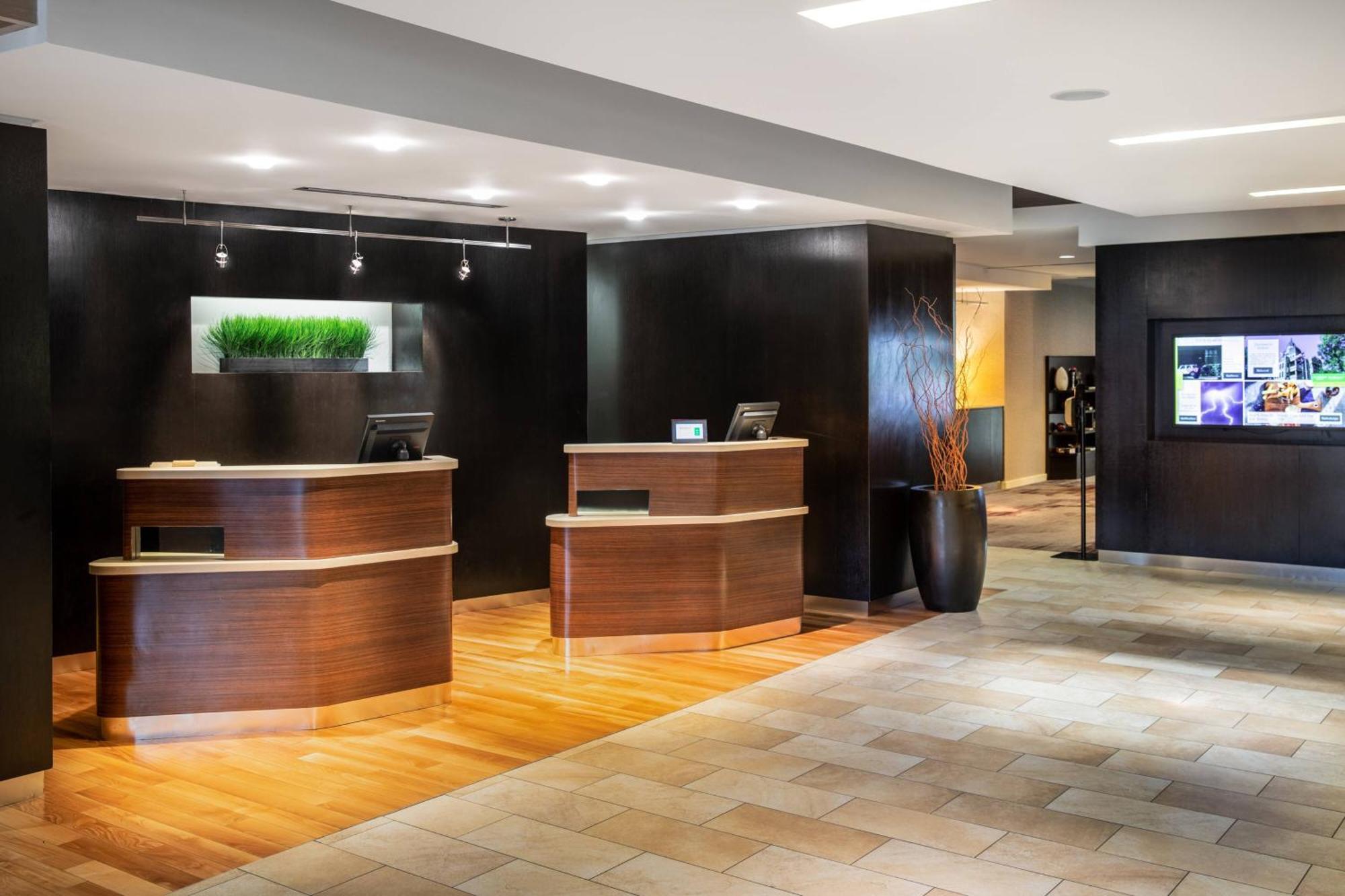 Courtyard By Marriott Denton Hotel Exterior photo